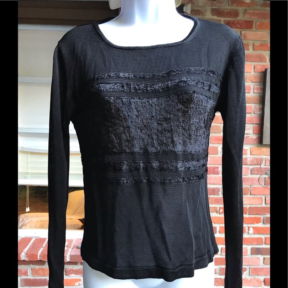 SHU+SHU black top